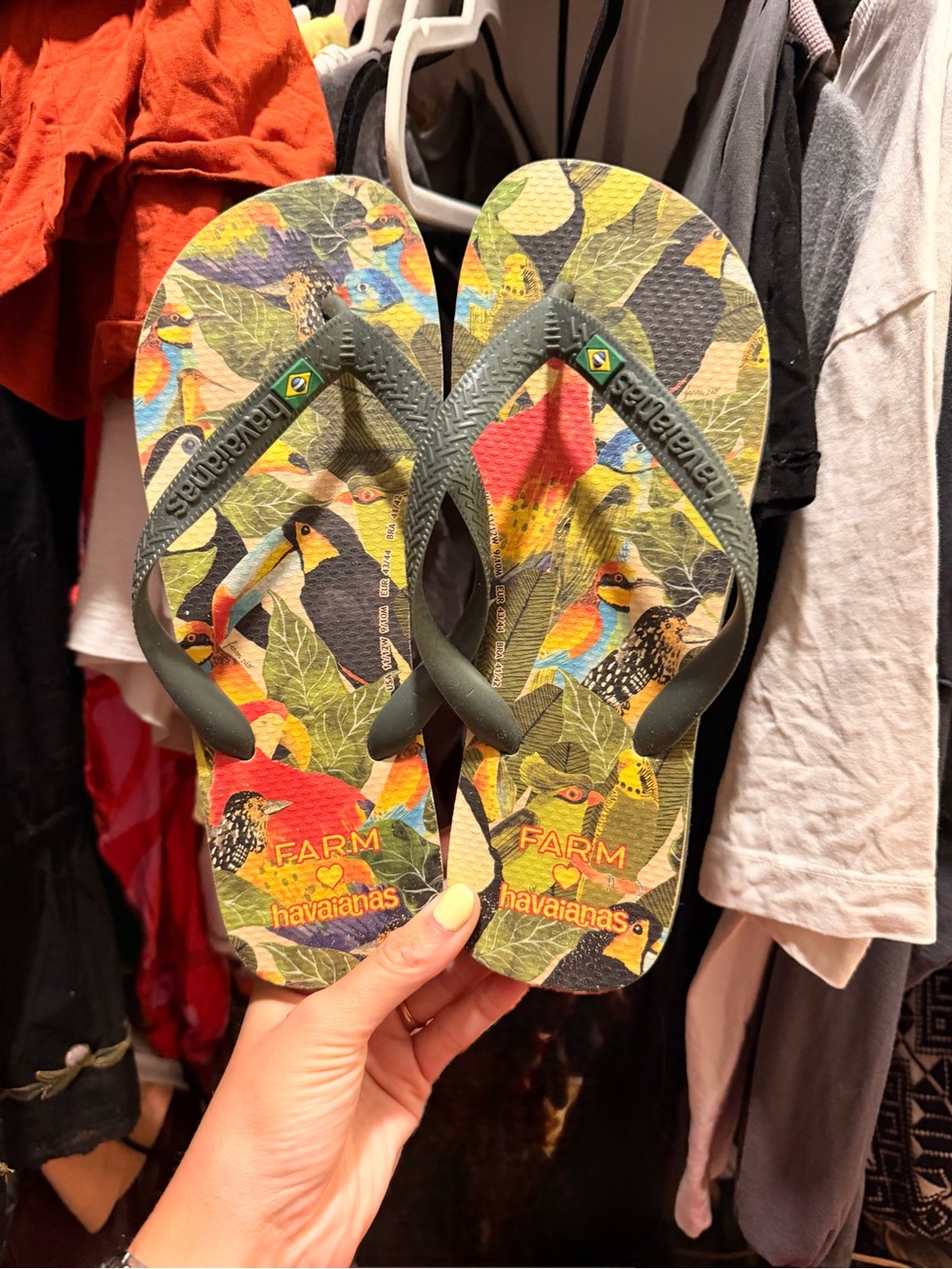 Havaianas Kids Tropical Bird Print Flip Flops - Green Straps